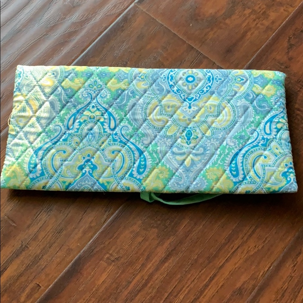 Quilted clutch